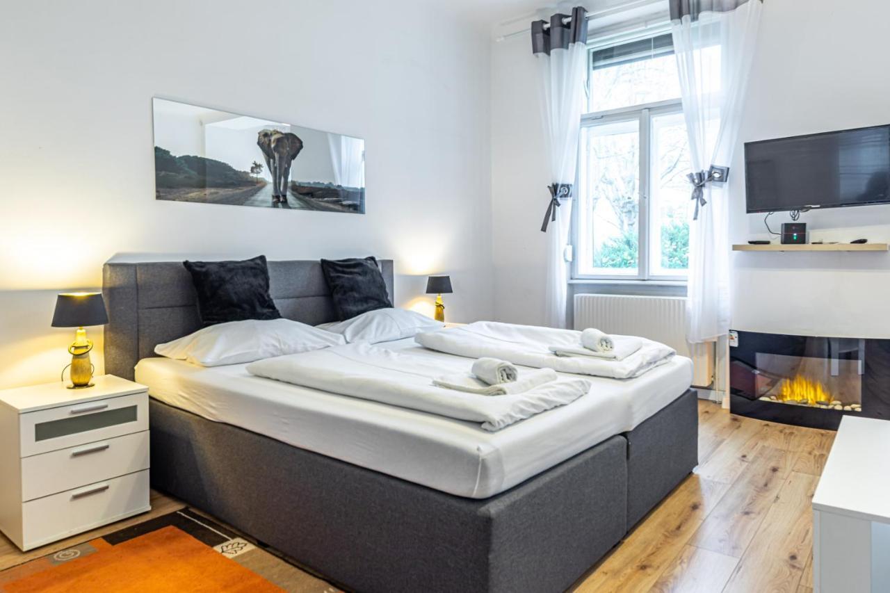 Christiano Apartments - Villa Schoenbrunn Viyana Dış mekan fotoğraf